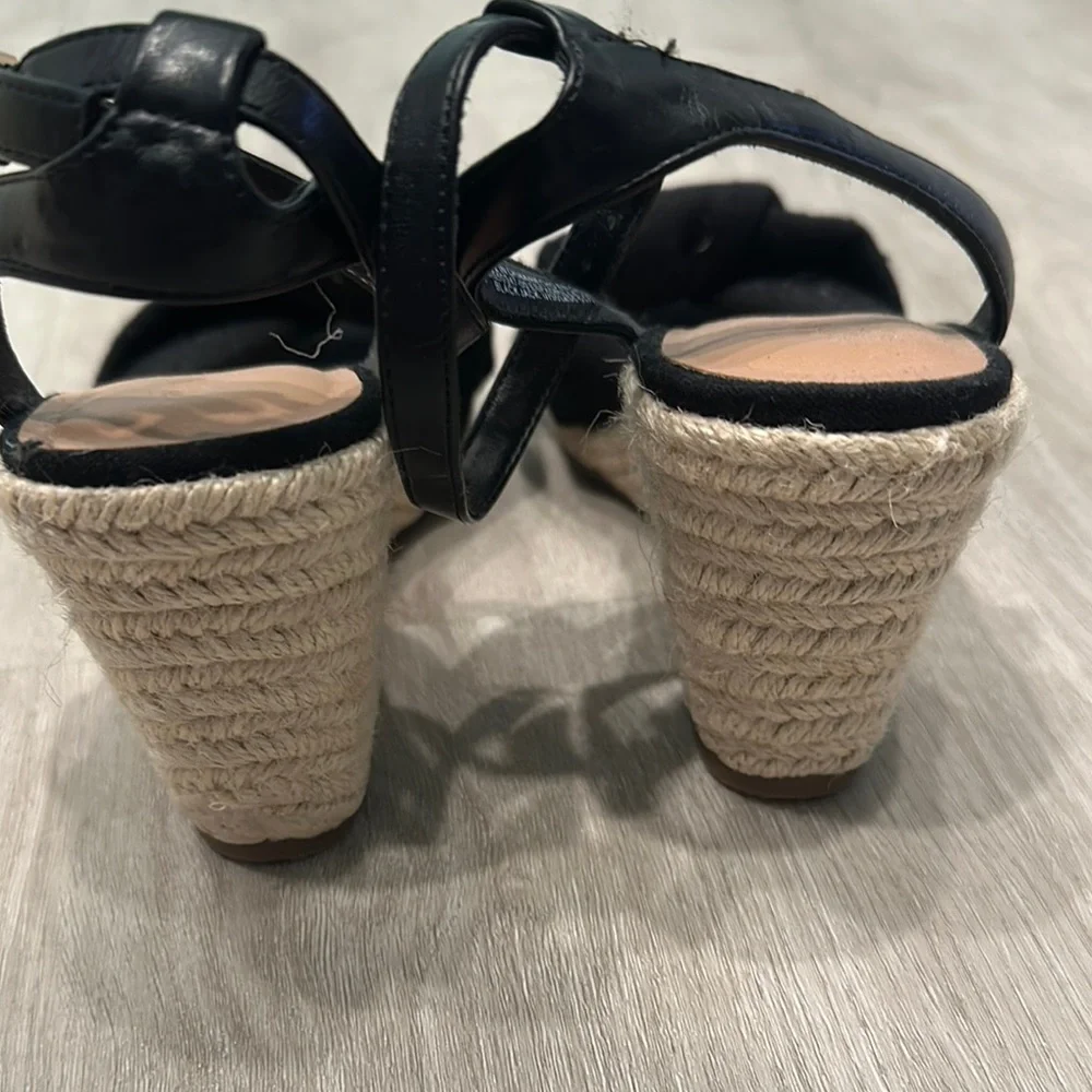 Women's Black Sandals - Picture 4 of 5
